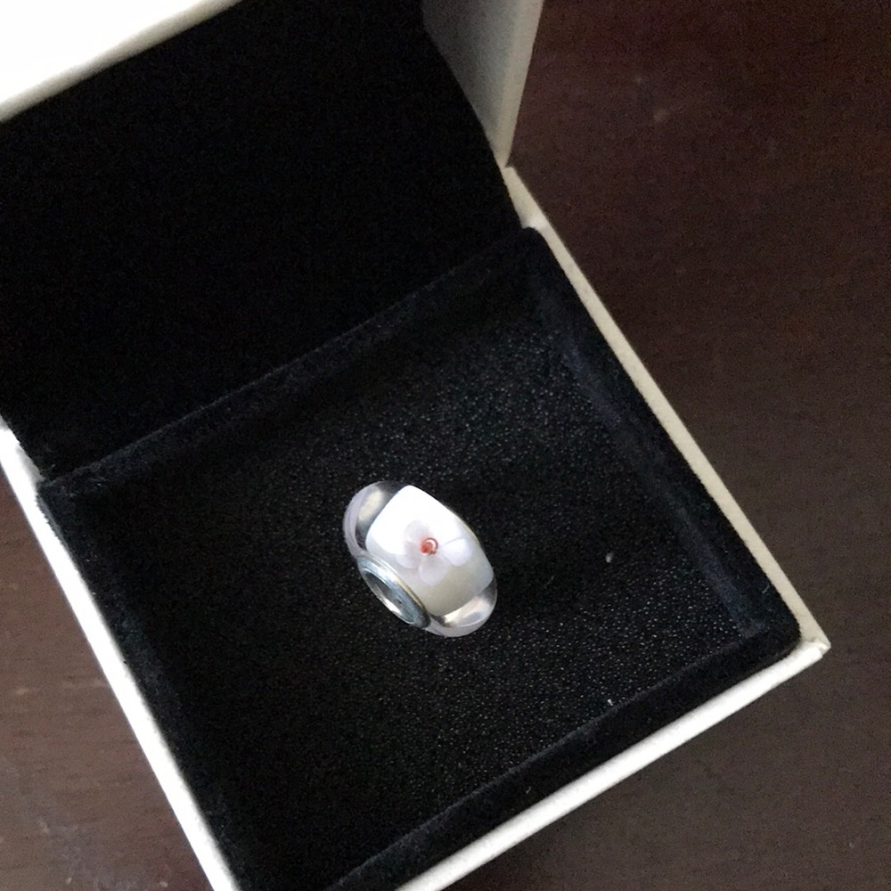 Pandora murano